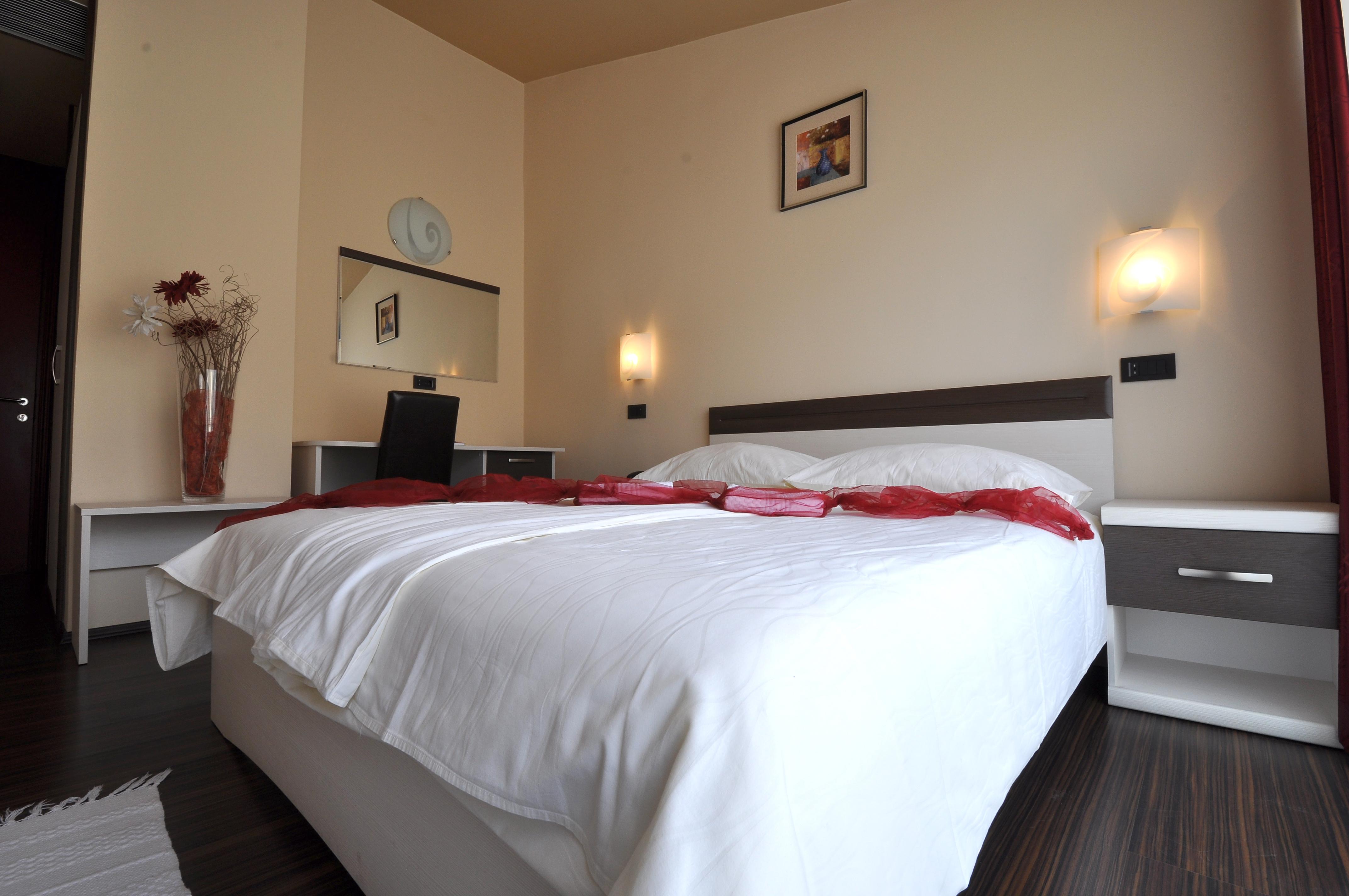 Hotel Fontana Buzet Luaran gambar