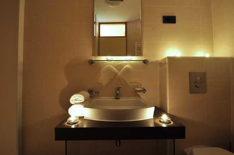 Hotel Fontana Buzet Luaran gambar