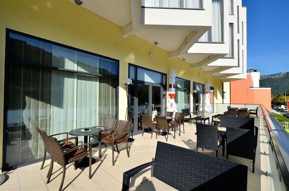 Hotel Fontana Buzet Luaran gambar