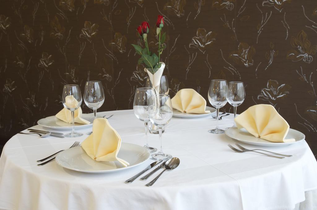 Hotel Fontana Buzet Luaran gambar