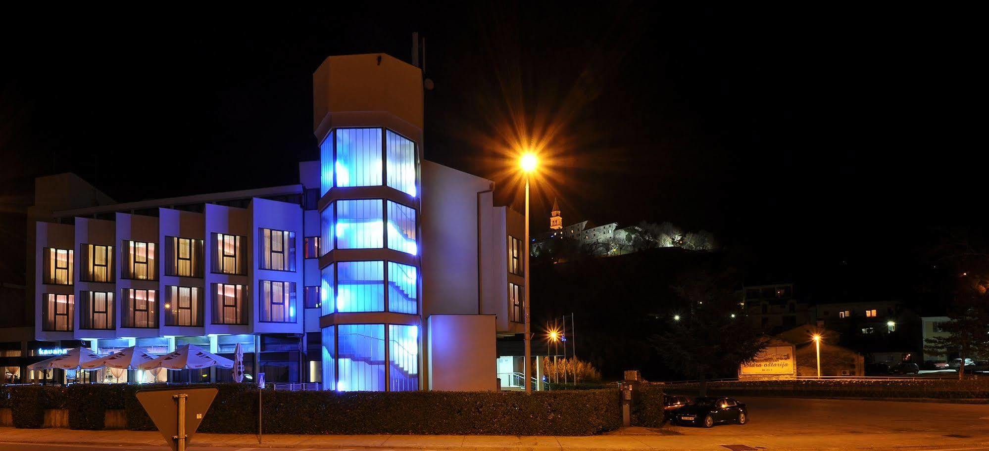 Hotel Fontana Buzet Luaran gambar