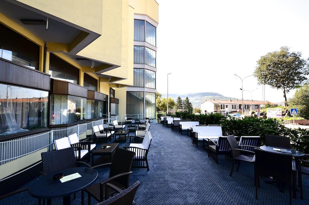 Hotel Fontana Buzet Luaran gambar